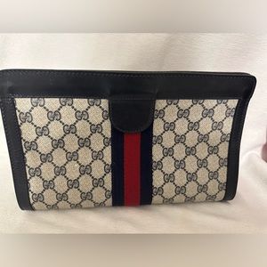 Vintage authentic Gucci clutch